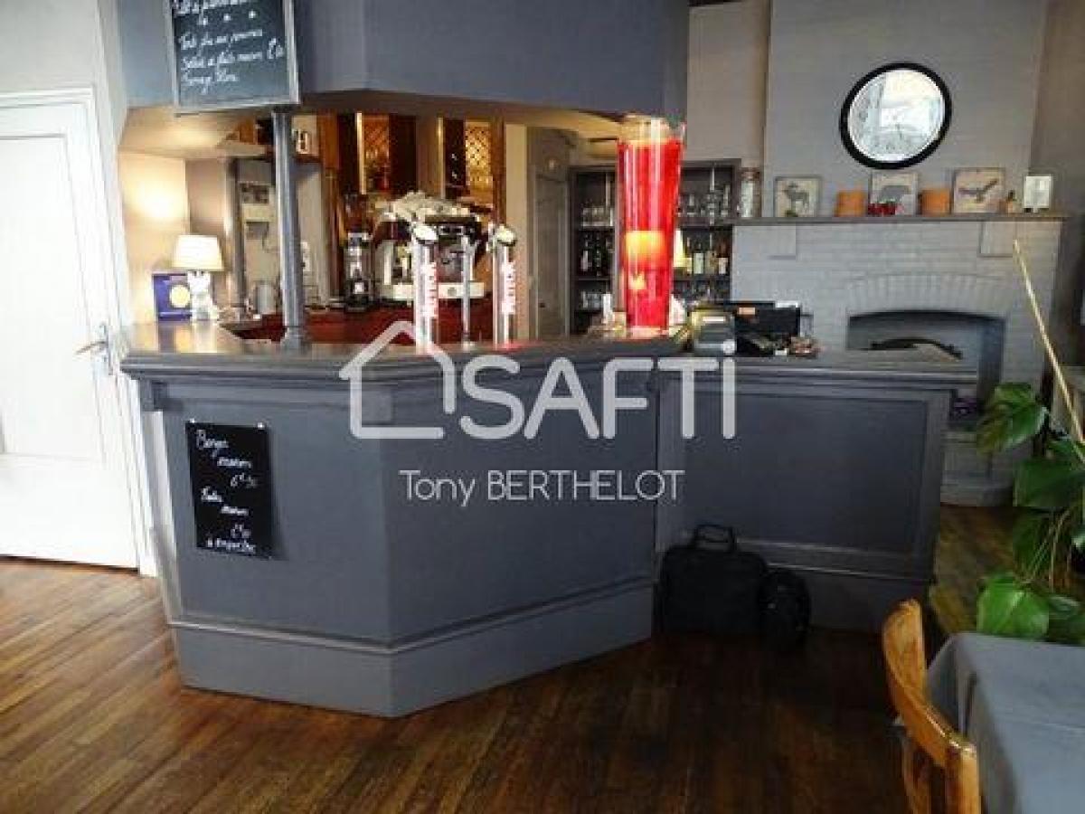 Bureau à Vitré, France 180m² No. 17162