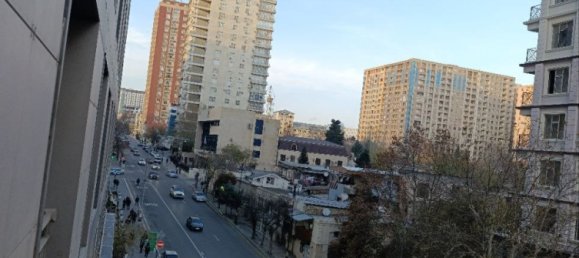 Квартира с 3 спальнями в Насиминский район, Азербайджан № 1547 38