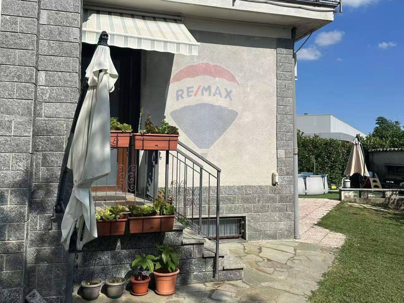 Вилла с 2 спальнями в Галларате, Италия № 327954