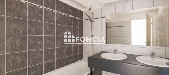 2 chambres Appartement à Riom, France No. 206928 9