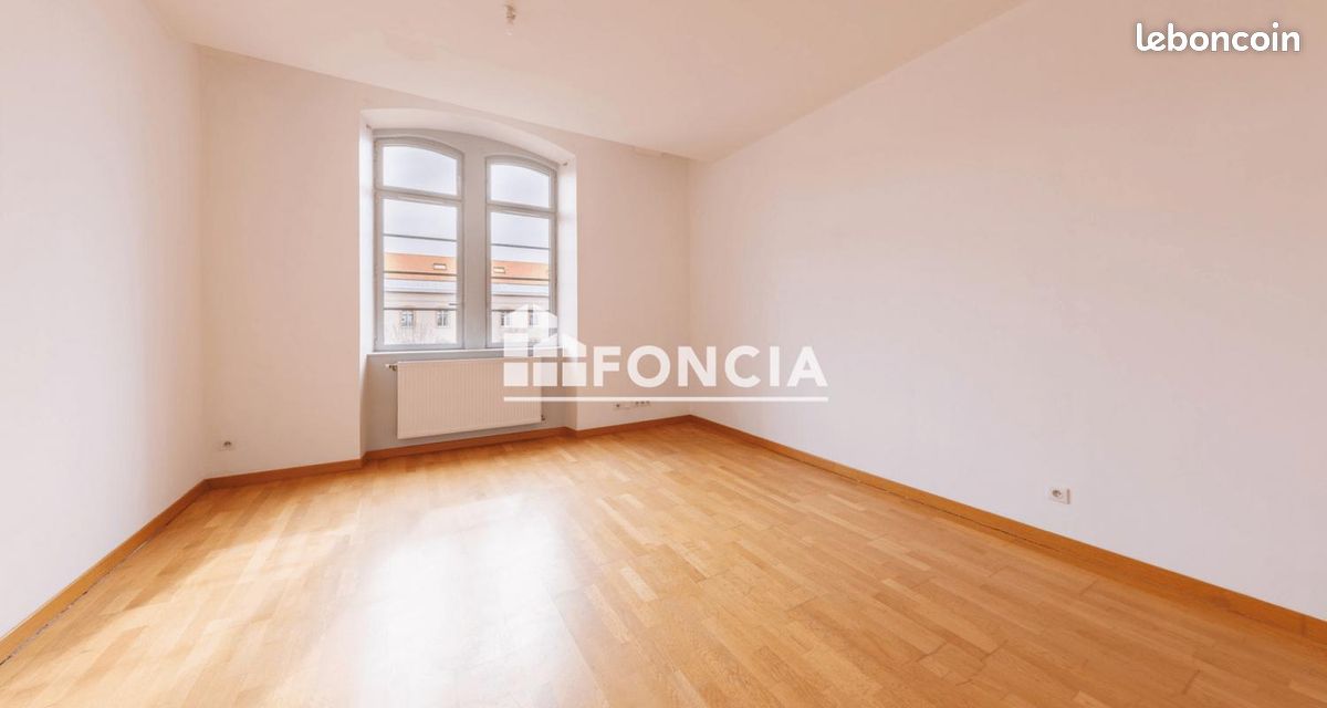 2 chambres Appartement à Riom, France No. 206928