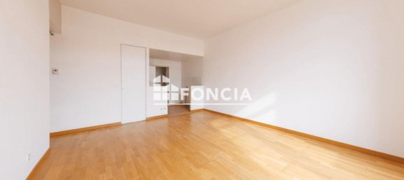 2 chambres Appartement à Riom, France No. 206928 2