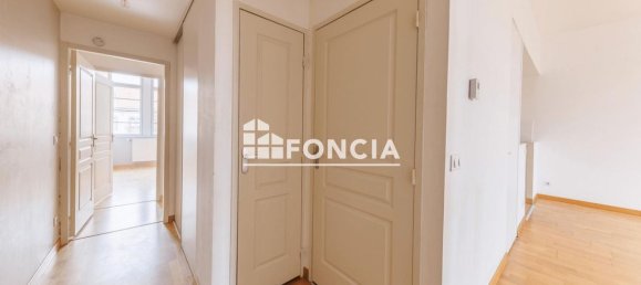 2 chambres Appartement à Riom, France No. 206928 4