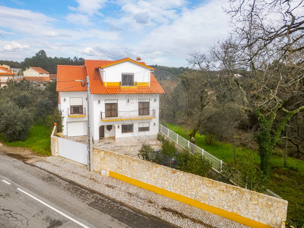 5 bedrooms House in Arega, Portugal No. 16563