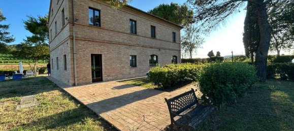 11 rooms Villa in Potenza Picena, Italy No. 284105 6