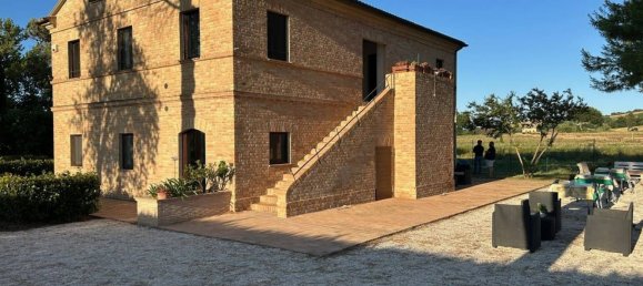 11 rooms Villa in Potenza Picena, Italy No. 284105 2