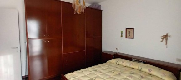 4 rooms Apartment in Varese, Italy No. 33134 2