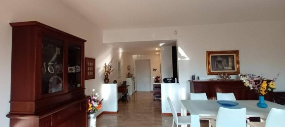 4 rooms Apartment in Varese, Italy No. 33134 22