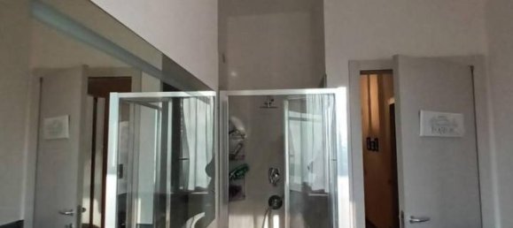 4 rooms Apartment in Varese, Italy No. 33134 14