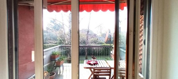 4 rooms Apartment in Varese, Italy No. 33134 33