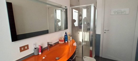 4 rooms Apartment in Varese, Italy No. 33134 12