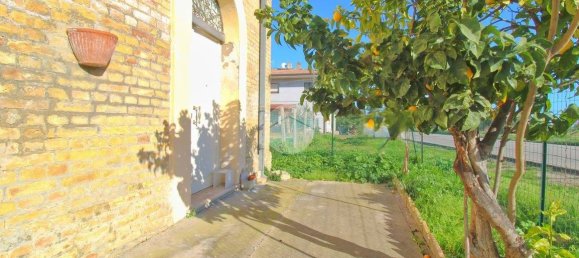 Casa de 2 dormitorios en Roseto degli Abruzzi, Italy No. 207678 9