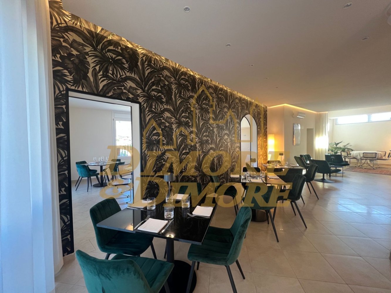 180m² Commercial property in Brezzo di Bedero, Italy No. 146762