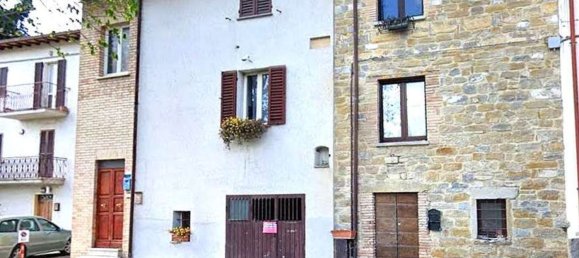 4 bedrooms Apartment in Gubbio, Italy No. 353184 7
