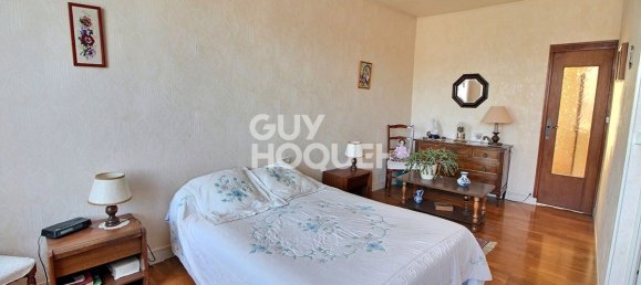 4 bedrooms House in Rambouillet, France No. 325376 3