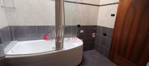 Квартира с 6 комнатами в Роверето, Италия № 142838 16