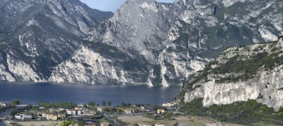 Gewerbliche Immobilie in Arco, Italy 2161m², Nr. 372976 16