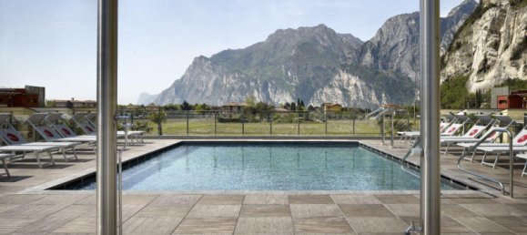 Gewerbliche Immobilie in Arco, Italy 2161m², Nr. 372976 3