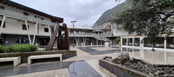 Gewerbliche Immobilie in Arco, Italy 2161m², Nr. 372976 19