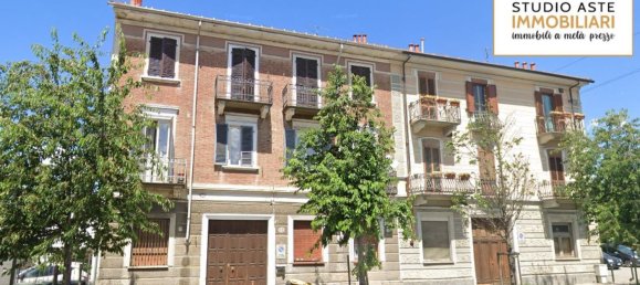 2 rooms Apartment in Turin, Italy No. 50227 2