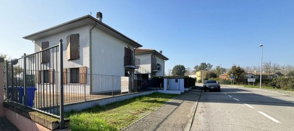 4 rooms Villa in Colorno, Italy No. 116468 4
