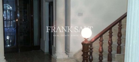 Moradia em banda T5 em Zebbug, Malta N.º 10855 10