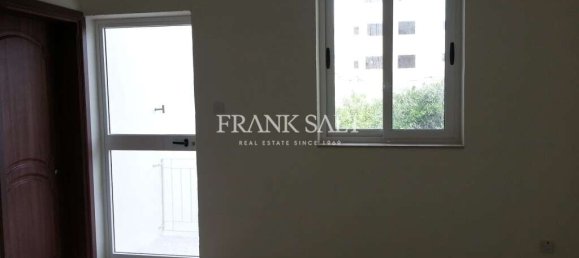 Moradia em banda T5 em Zebbug, Malta N.º 10855 20