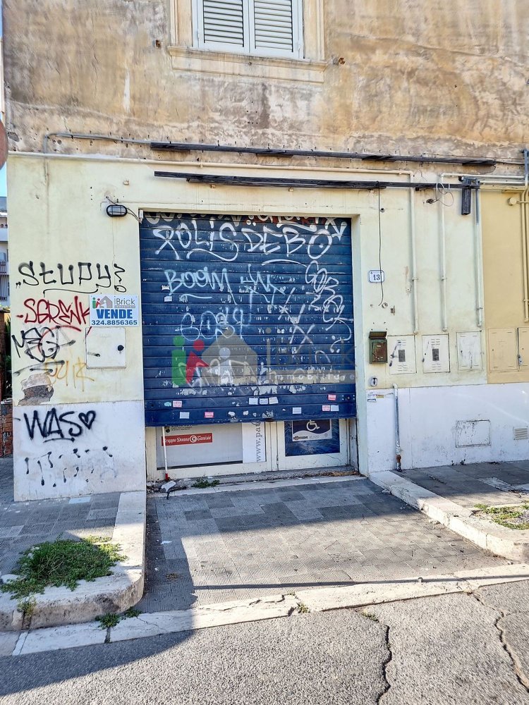 Gewerbliche Immobilie in Nettuno, Italy 110m², Nr. 84908