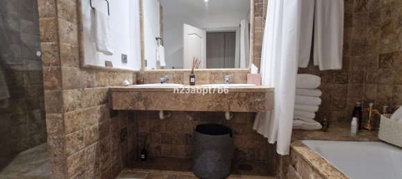 2 chambres Appartement à Estepona, Spain No. 35389 6