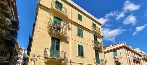 4-salle Appartement à Messina, Italy No. 267589 3