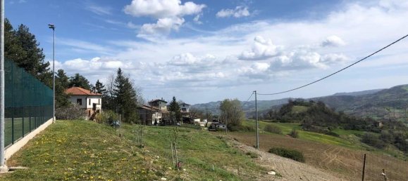 6 rooms Penthouse in Baiso, Italy No. 23563 3