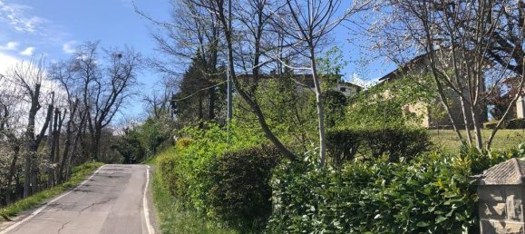 6 rooms Penthouse in Baiso, Italy No. 23563 2