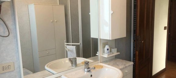 6 rooms Penthouse in Baiso, Italy No. 23563 14