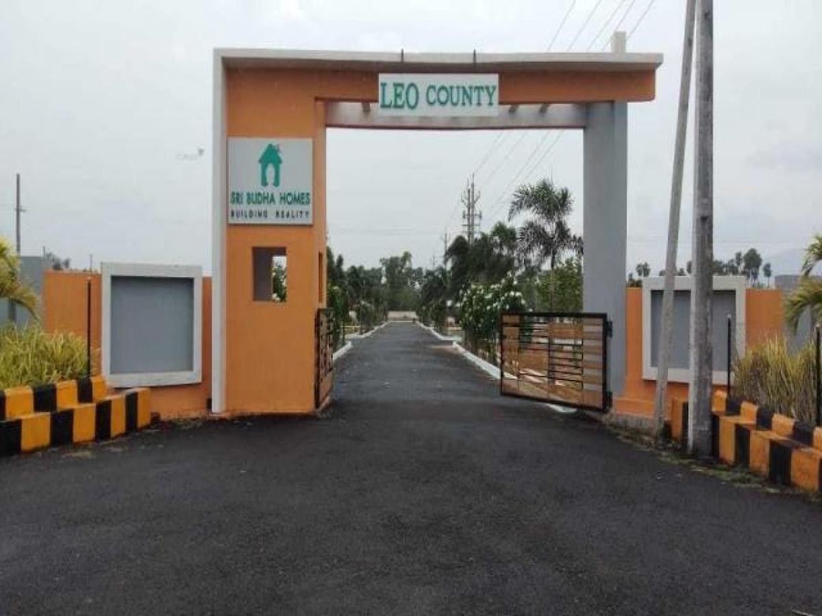  Land in Visakhapatnam, India No. 38102