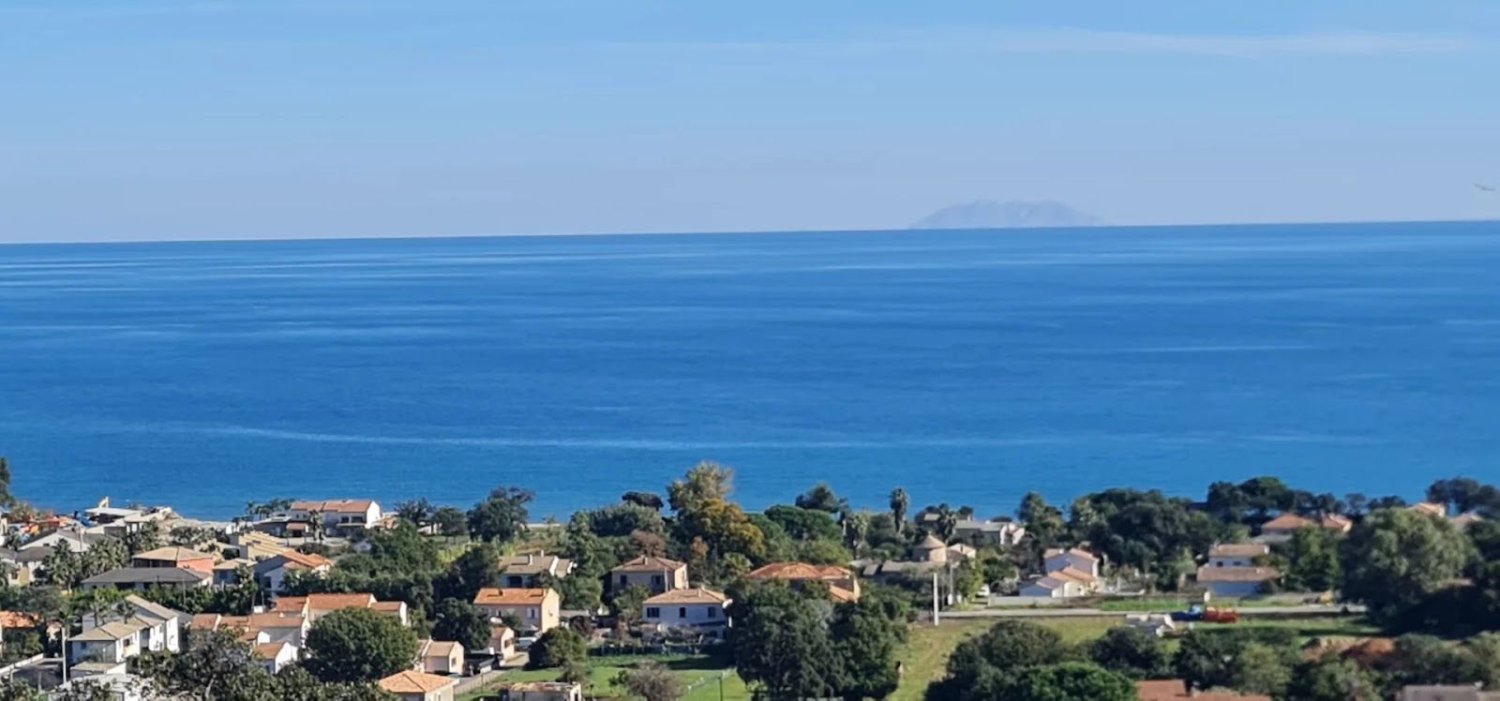 Casa de 5 dormitorios en Santa-Lucia-di-Moriani, France No. 154764