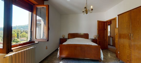3 Schlafzimmer Haus in Gallicano, Italy, Nr. 237819 6