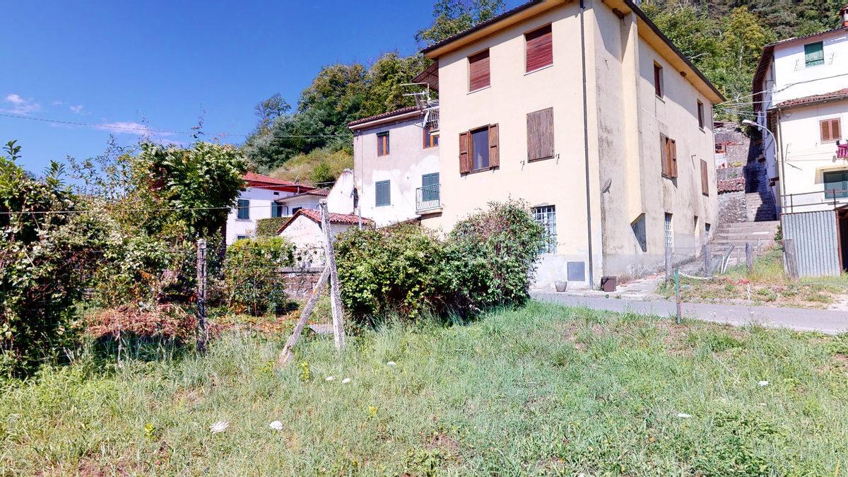 3 Schlafzimmer Haus in Gallicano, Italy, Nr. 237819