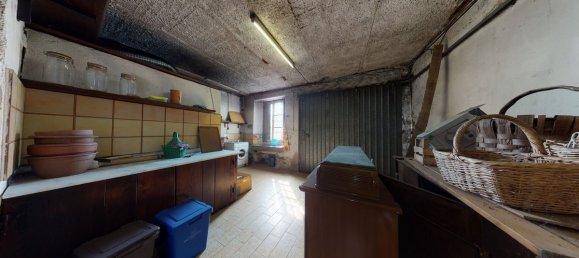3 Schlafzimmer Haus in Gallicano, Italy, Nr. 237819 16