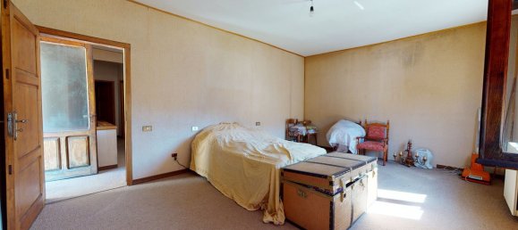 3 Schlafzimmer Haus in Gallicano, Italy, Nr. 237819 8
