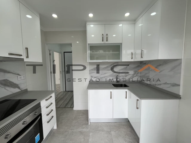 1 bedroom Apartment in Lisbon, Portugal No. 151963