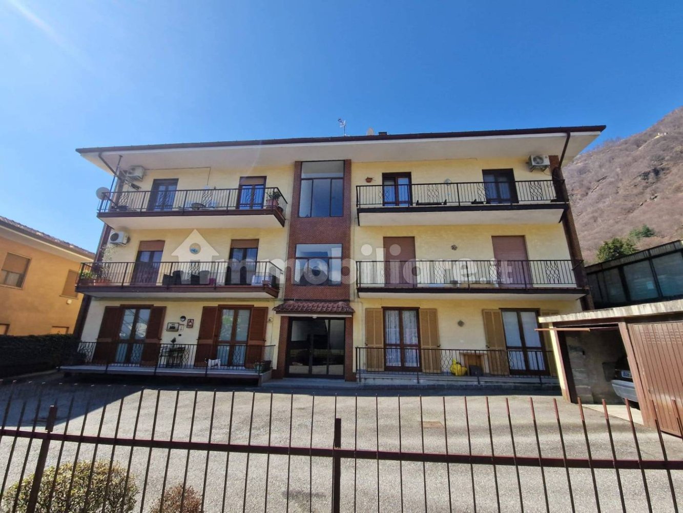 2 bedrooms Apartment in Omegna, Italy No. 202237