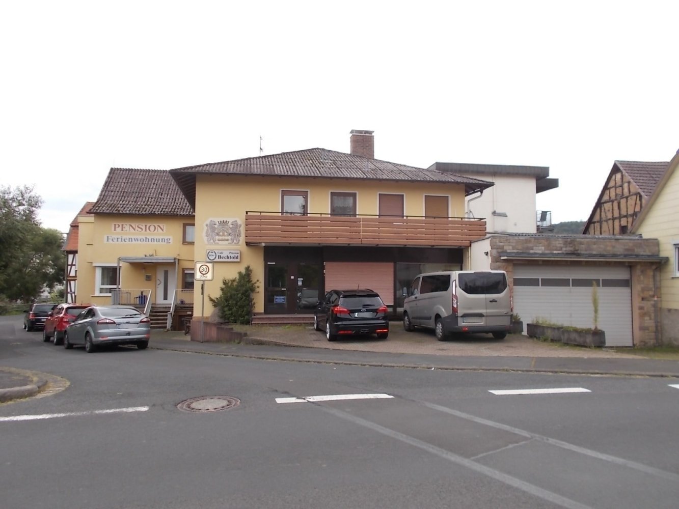 18 rooms Building in Vogelsbergkreis, Germany No. 85112