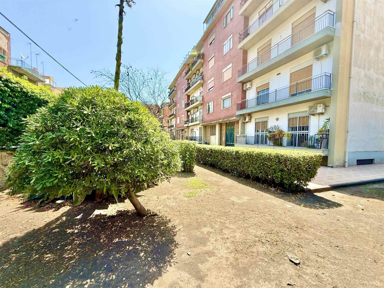 2 bedrooms Apartment in Catania, Italy No. 282802