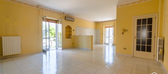 Apartamento de 3 dormitorios en Manfredonia, Italy No. 353702 2