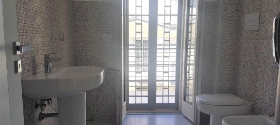 3غرفة شقة في Fonte Nuova, Italy رقم 38750 25