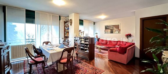 Квартира с 3 спальнями в Альбино, Италия № 109597 5