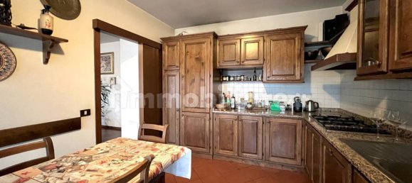 Квартира с 3 спальнями в Альбино, Италия № 109597 9