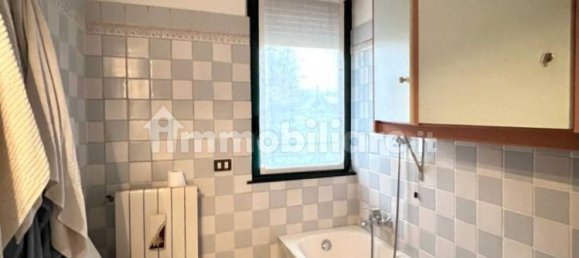 Квартира с 3 спальнями в Альбино, Италия № 109597 21