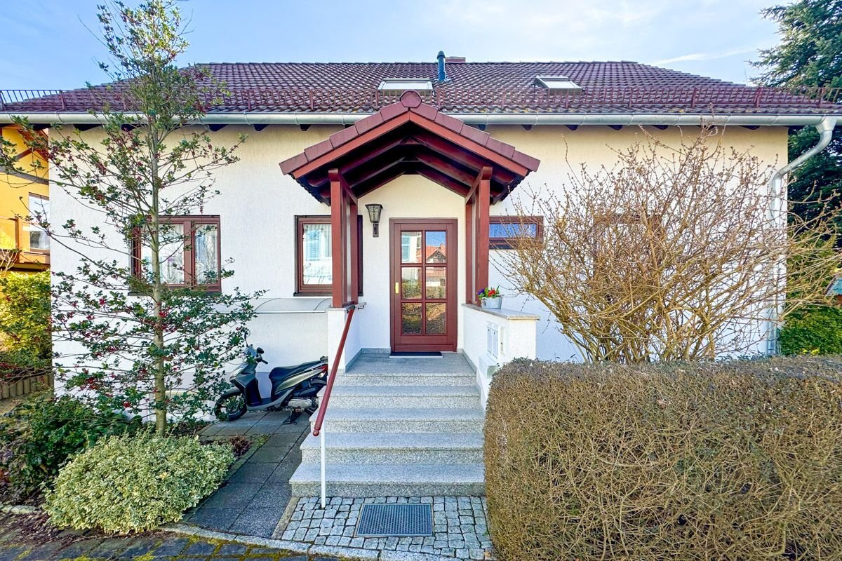 7 rooms House in Dresden, Germany No. 60896