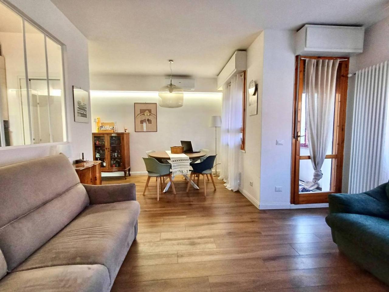 2 rooms Apartment in Rome, Italy No. 42020